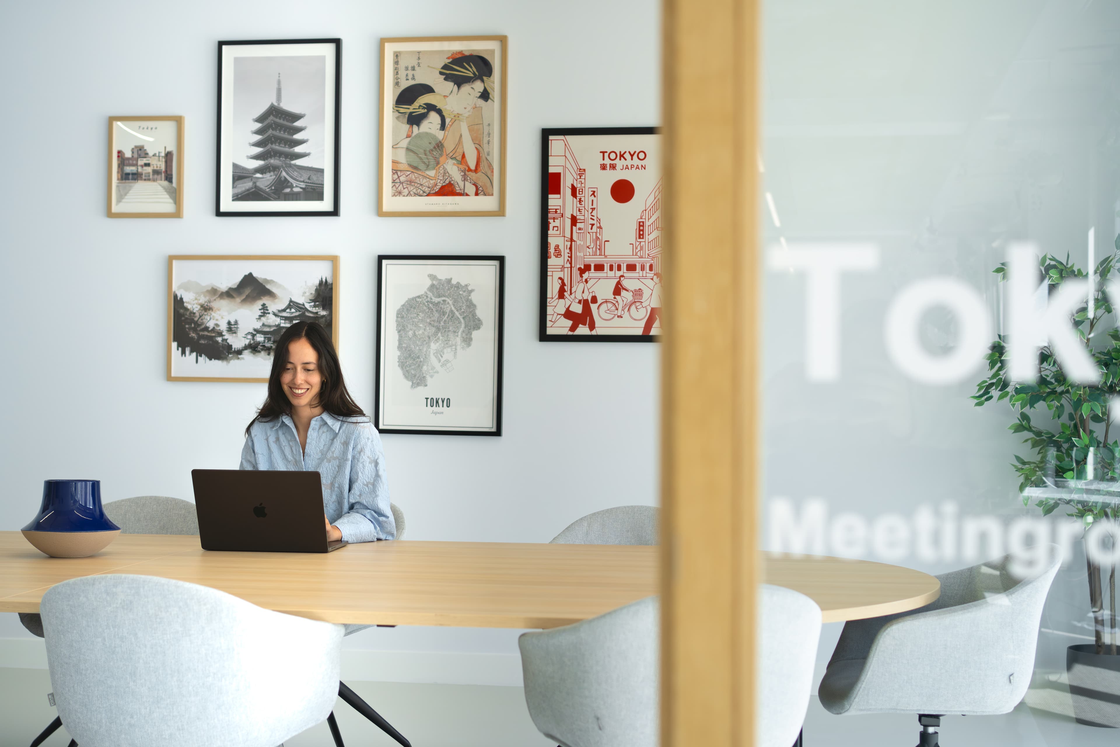 search-block-background